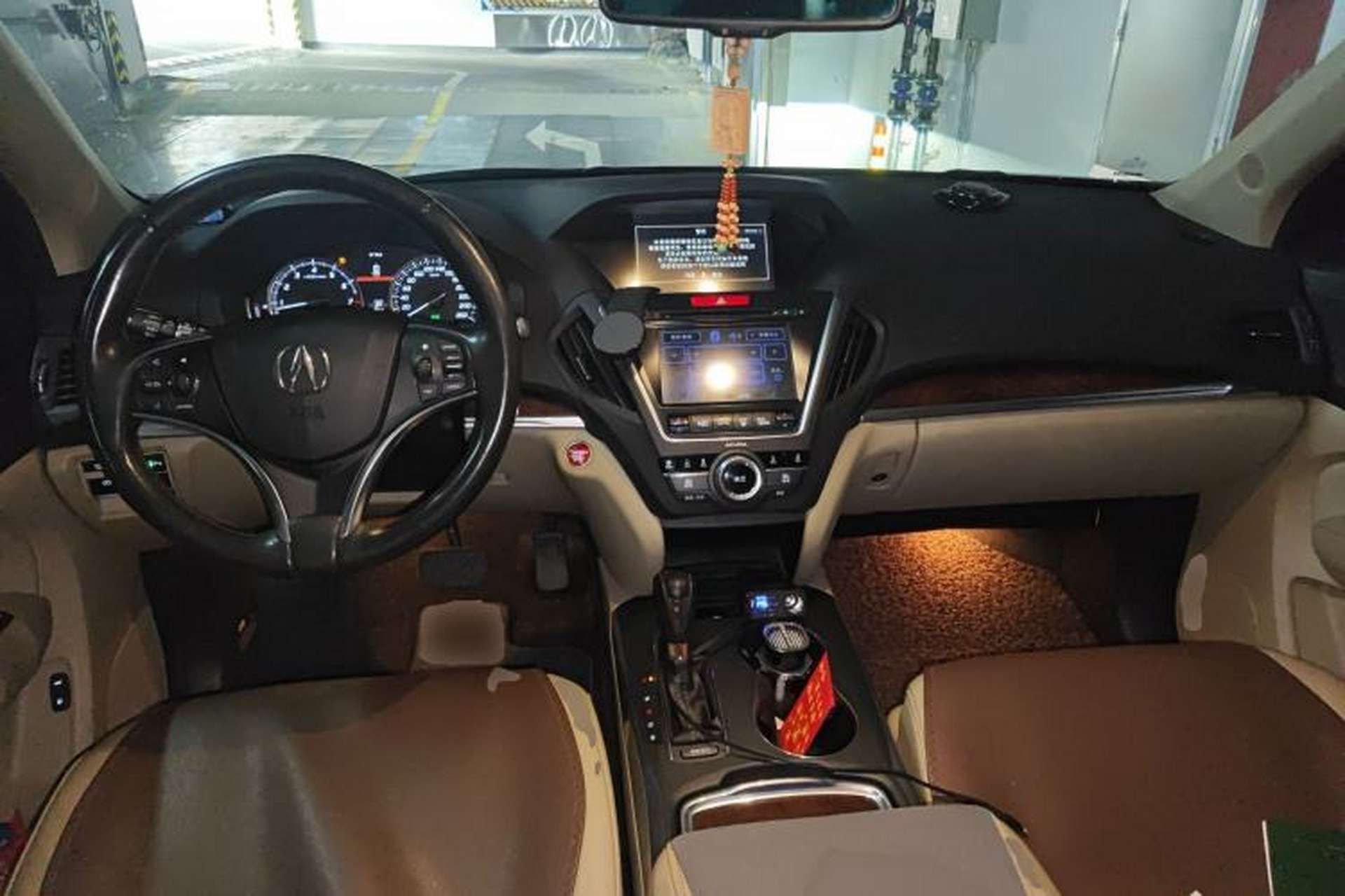 Used Acura MDX 2014 3.5L Elite Edition Center Console