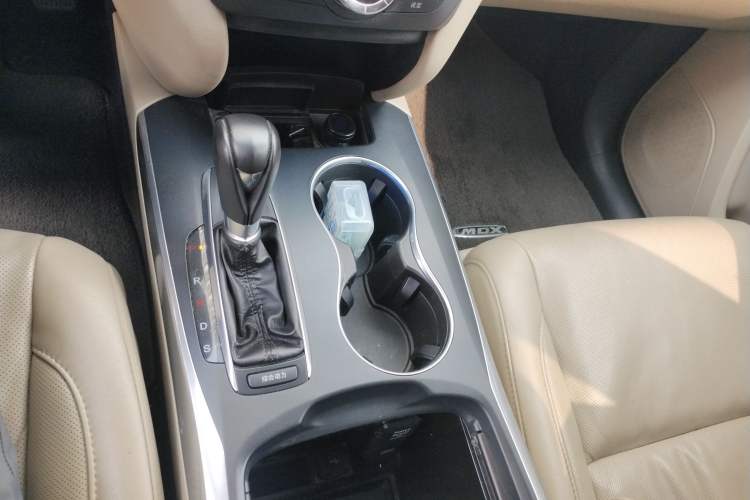 Used Acura MDX 2014 3.5L Elite Edition Gear Lever