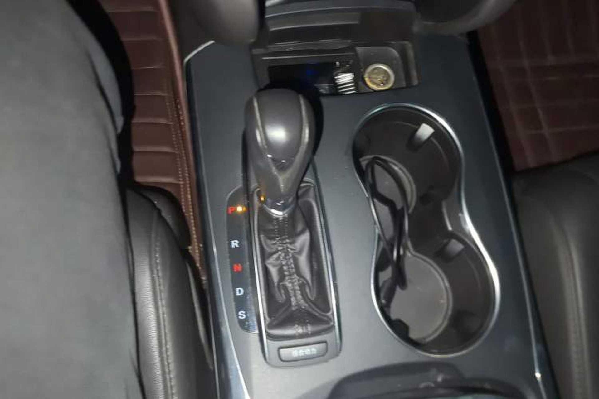 Used Acura MDX 2014 3.5L Elite Edition Gear Lever