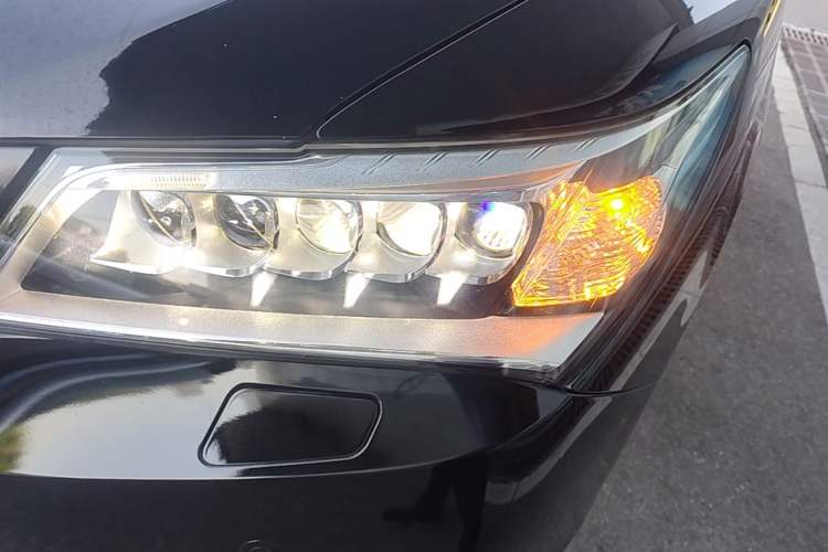 Used Acura MDX 2014 3.5L Elite Edition Left Front Headlight