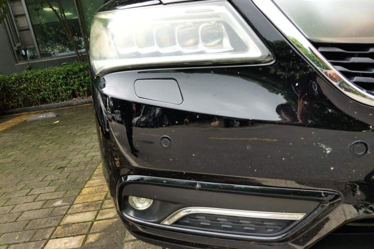 Used Acura MDX 2014 3.5L Elite Edition Right Front Headlight