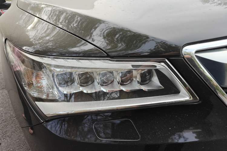Used Acura MDX 2014 3.5L Luxury Edition Right Front Headlight