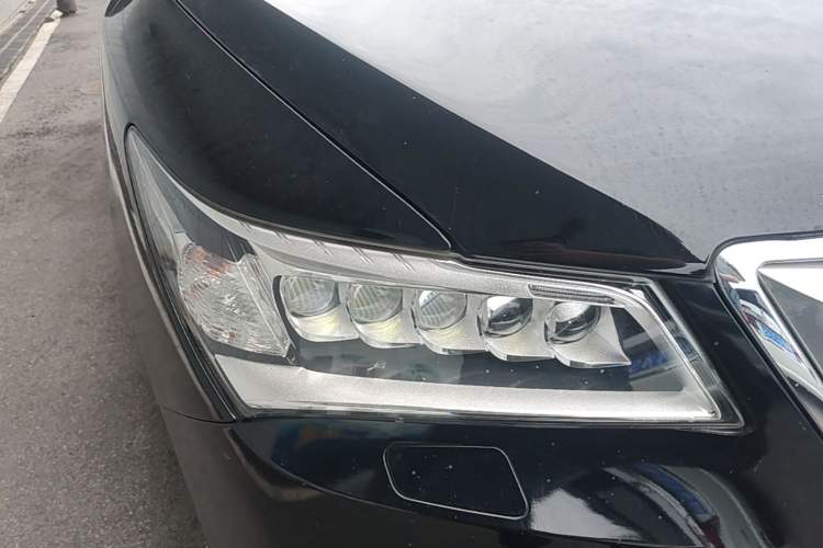 Used Acura MDX 2014 3.5L Elite Edition Right Front Headlight