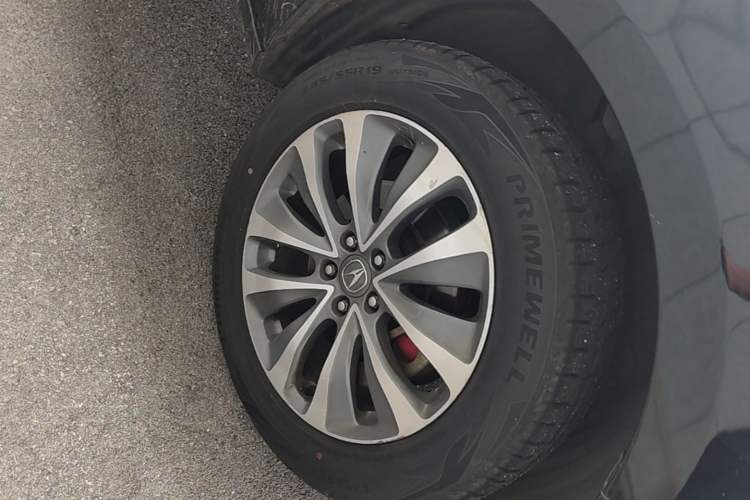 Used Acura MDX 2014 3.5L Elite Edition Right Front Wheel Hub