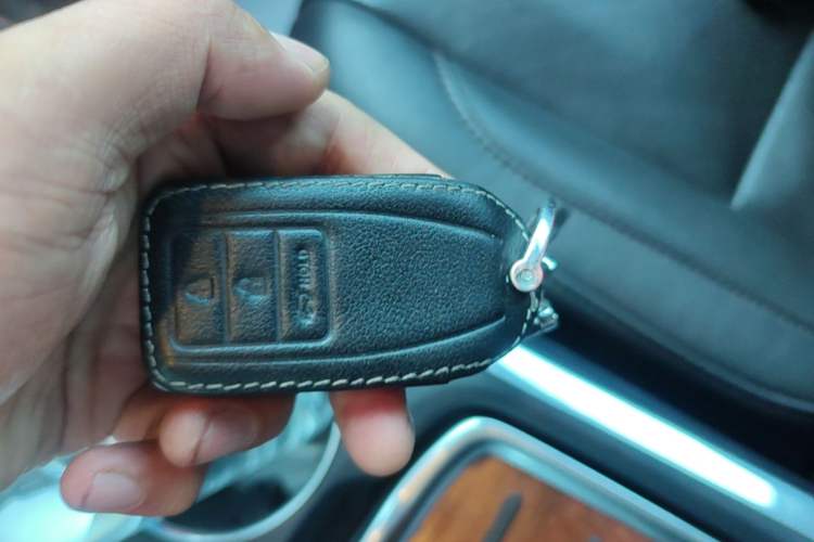 Used Acura MDX 2014 3.5L Elite Edition Vehicle Key