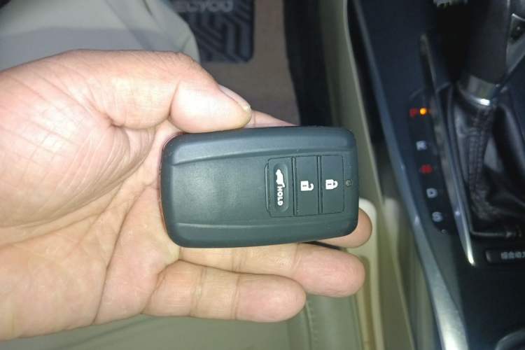 Used Acura MDX 2014 3.5L Elite Edition Vehicle Key