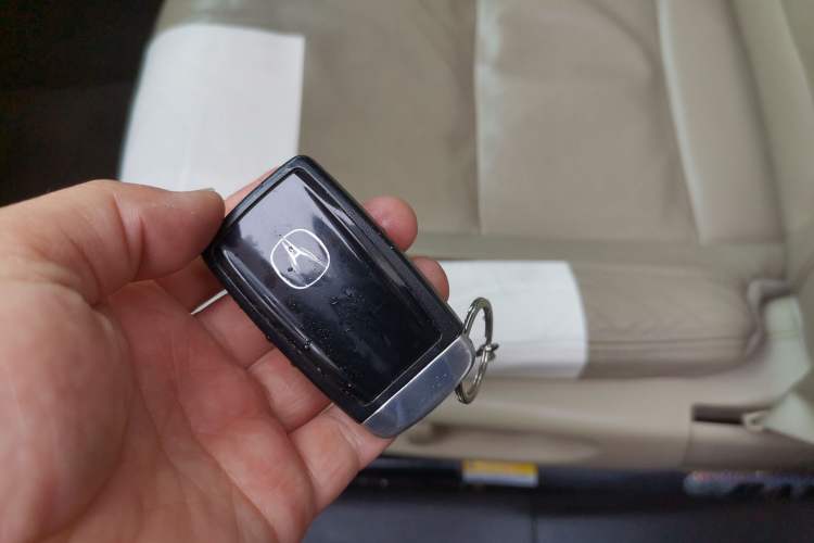 Used Acura MDX 2014 3.5L Elite Edition Vehicle Key