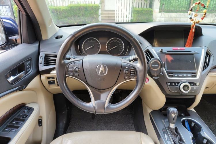 Used Acura MDX 2014 3.5L Elite Edition Steering Wheel