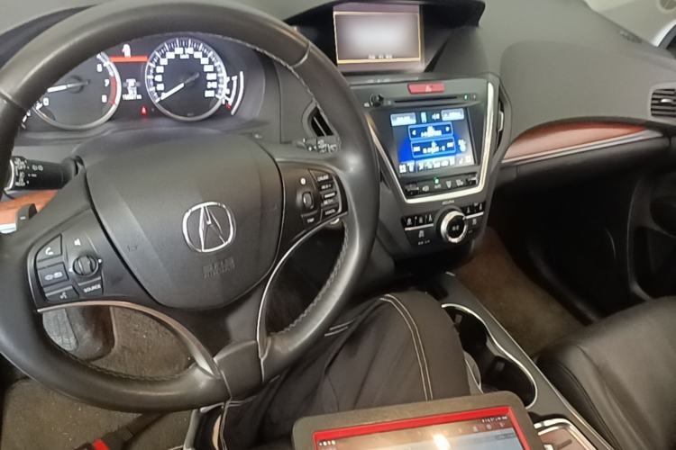 Used Acura MDX 2014 3.5L Elite Edition Center Console