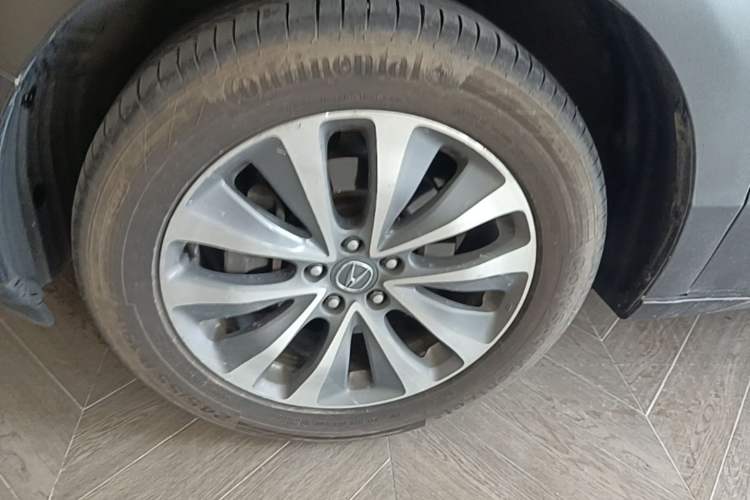 Used Acura MDX 2014 3.5L Elite Edition Left Front Wheel Hub