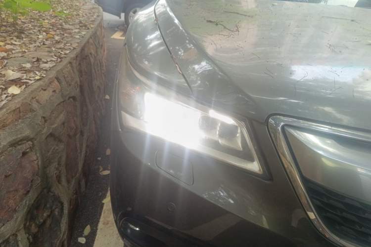 Used Acura MDX 2014 3.5L Elite Edition Right Front Headlight