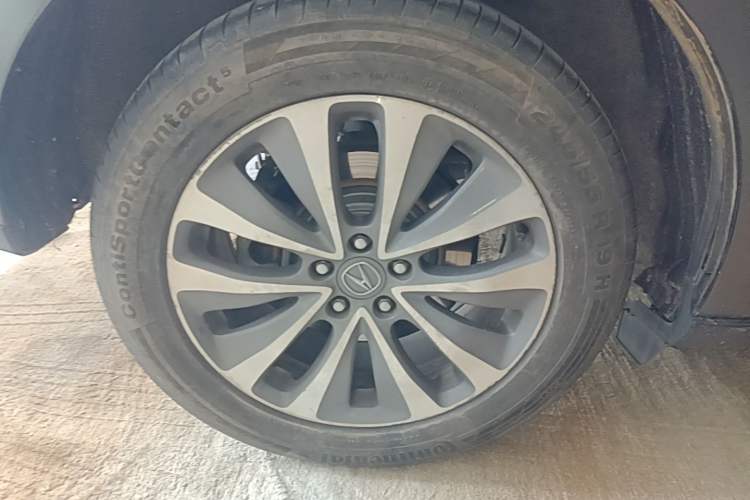 Used Acura MDX 2014 3.5L Elite Edition Right Rear Wheel Hub