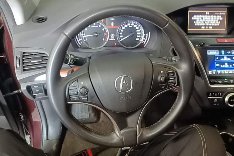 Used Acura MDX 2014 3.5L Elite Edition Steering Wheel