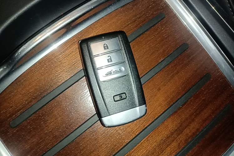 Used Acura MDX 2014 3.5L Elite Edition Vehicle Key