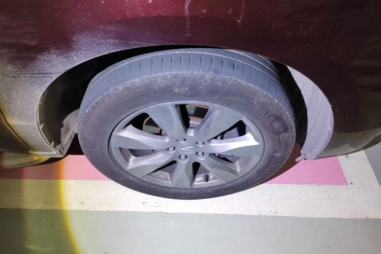 Used Acura MDX 2014 3.5L Luxury Edition Right Front Wheel Hub