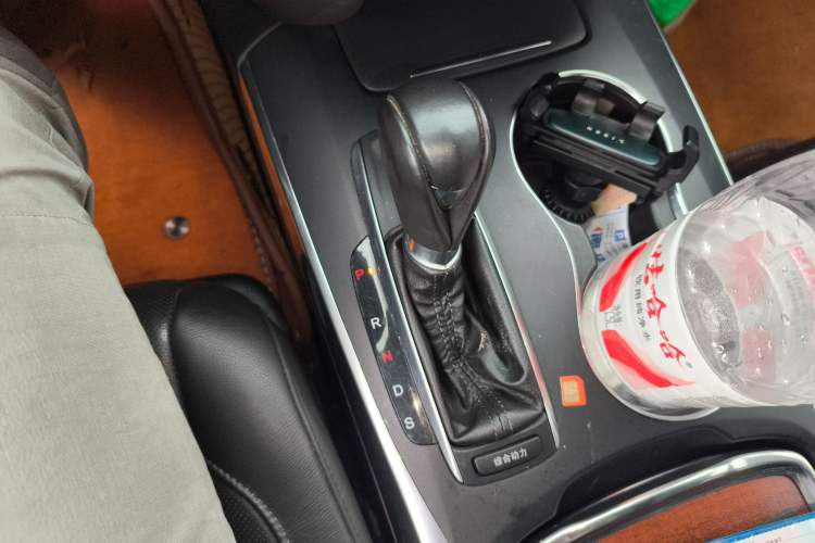 Used Acura MDX 2014 3.5L Elite Edition Gear Lever