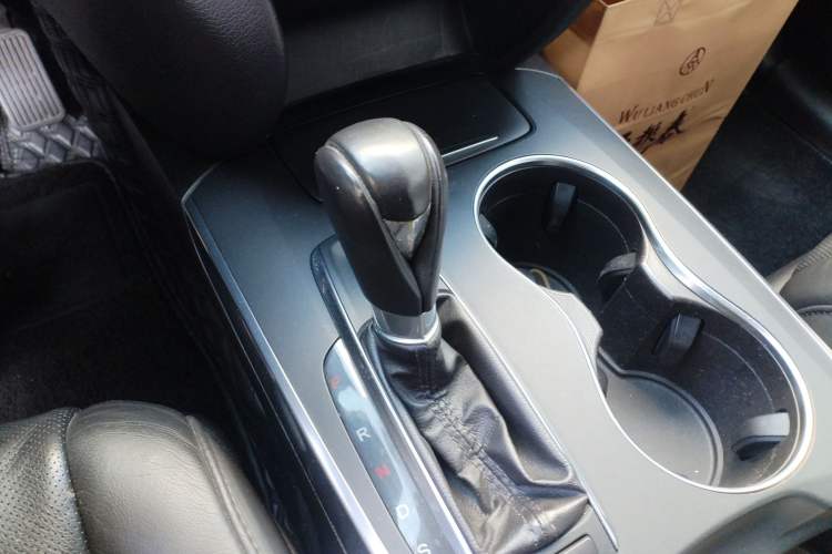 Used Acura MDX 2014 3.5L Elite Edition Gear Lever