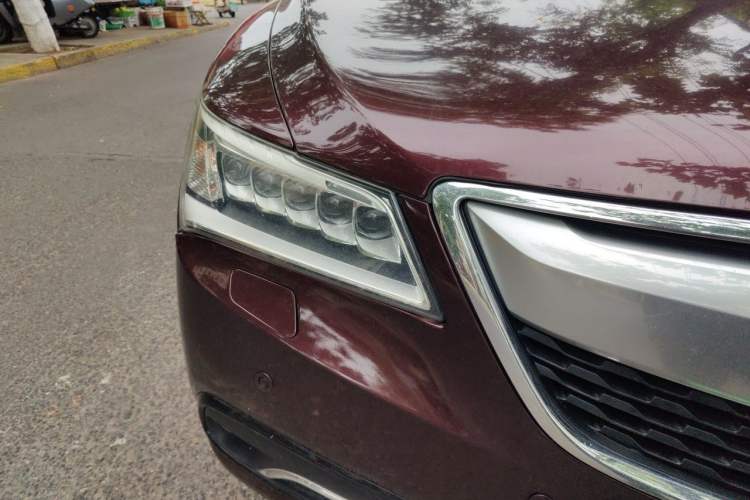 Used Acura MDX 2014 3.5L Elite Edition Right Front Headlight