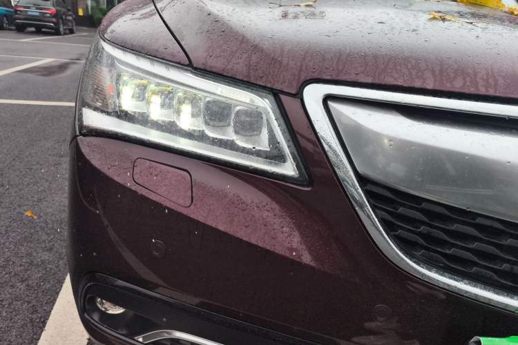 Used Acura MDX 2014 3.5L Elite Edition Right Front Headlight