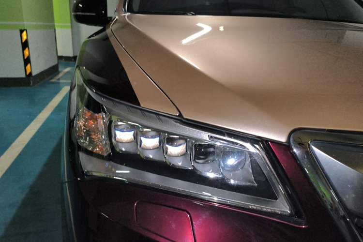 Used Acura MDX 2014 3.5L Elite Edition Right Front Headlight