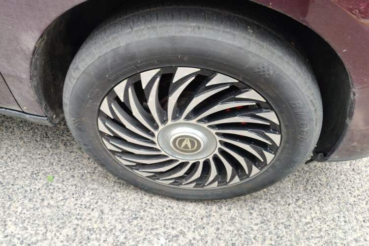 Used Acura MDX 2014 3.5L Elite Edition Right Front Wheel Hub