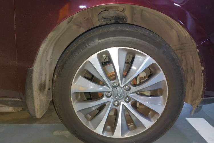 Used Acura MDX 2014 3.5L Elite Edition Right Front Wheel Hub