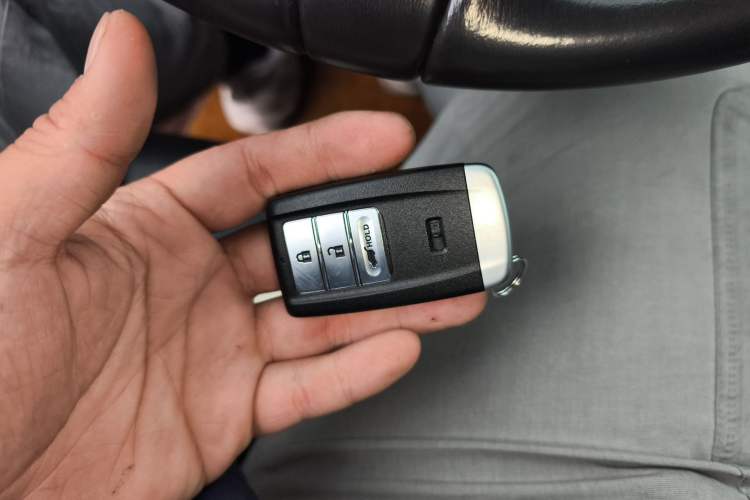 Used Acura MDX 2014 3.5L Elite Edition Vehicle Key
