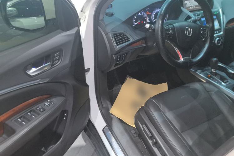 Used Acura MDX 2014 3.5L Elite Edition Interior 3