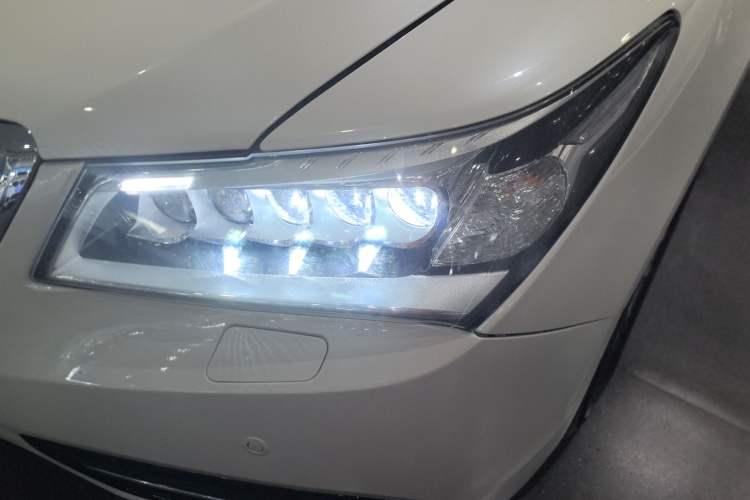 Used Acura MDX 2014 3.5L Elite Edition Left Front Headlight