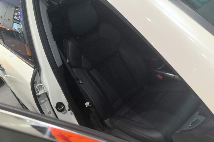 Used Acura MDX 2014 3.5L Elite Edition Right Front Seat