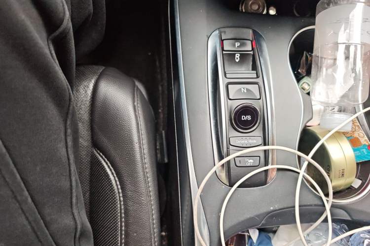 Used Acura MDX 2017 3.0L Comfort Edition Gear Lever