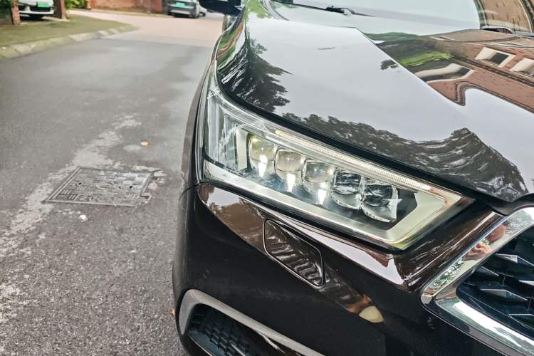 Used Acura MDX 2017 3.0L Comfort Edition Right Front Headlight