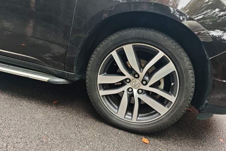 Used Acura MDX 2017 3.0L Comfort Edition Right Front Wheel Hub