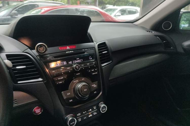 Used Acura RDX 2013 3.5L Four-Wheel Drive Luxury Edition Audio And AC Panel