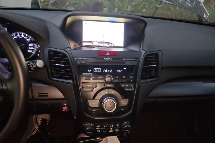 Used Acura RDX 2013 3.0L Two-Wheel Drive Elite Edition Audio And AC Panel