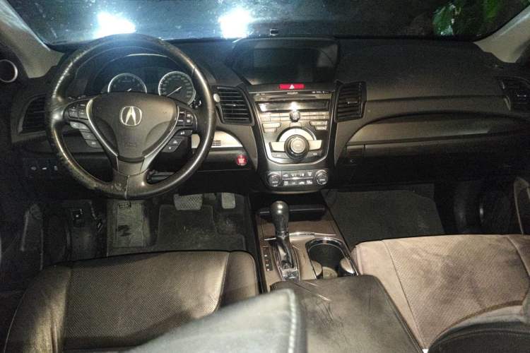 Used Acura RDX 2013 3.5L Four-Wheel Drive Luxury Edition Center Console