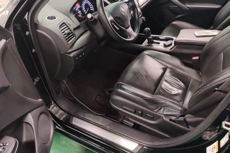 Used Acura RDX 2013 3.5L Four-Wheel Drive Luxury Edition Driver Seat