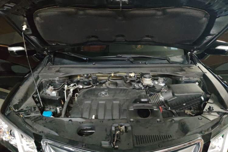 Used Acura RDX 2013 3.0L Two-Wheel Drive Elite Edition Engine Bay