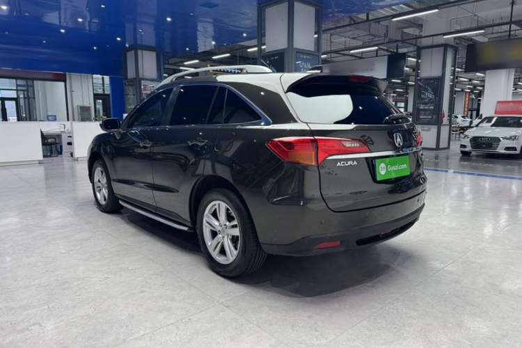 Used Acura RDX 2013 3.0L Two-Wheel Drive Elite Edition Exterior 3