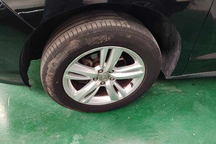 Used Acura RDX 2013 3.5L Four-Wheel Drive Luxury Edition Exterior 4
