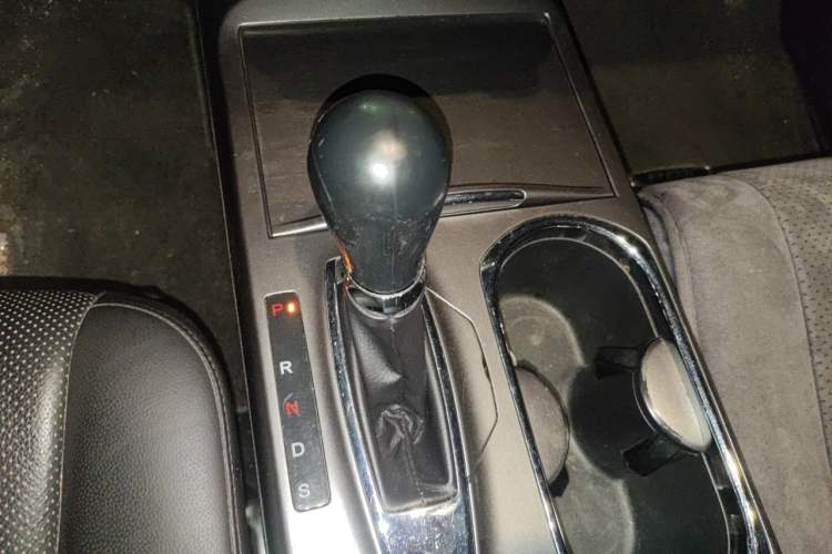 Used Acura RDX 2013 3.5L Four-Wheel Drive Luxury Edition Gear Lever