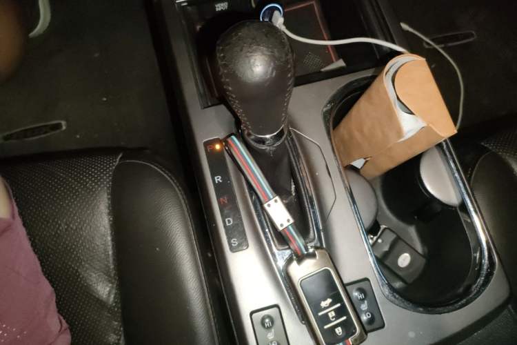 Used Acura RDX 2013 3.0L Two-Wheel Drive Elite Edition Gear Lever