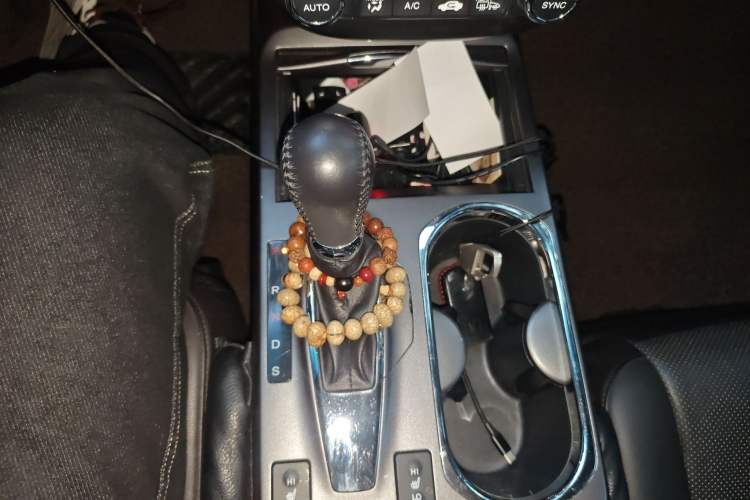 Used Acura RDX 2013 3.0L Two-Wheel Drive Elite Edition Gear Lever