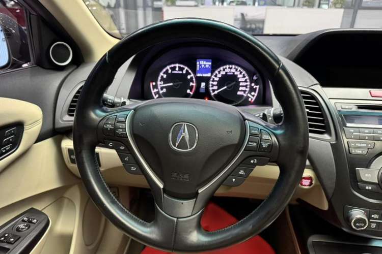 Used Acura RDX 2013 3.0L Two-Wheel Drive Elite Edition Interior 2