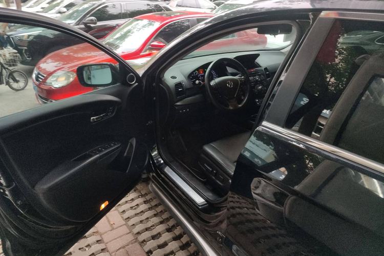 Used Acura RDX 2013 3.5L Four-Wheel Drive Luxury Edition Interior 3