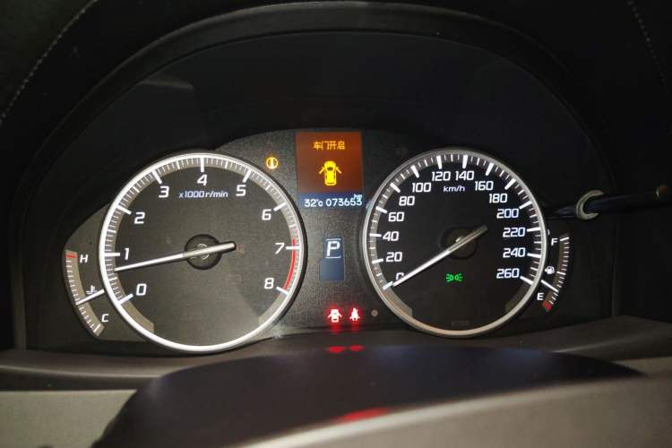 Used Acura RDX 2013 3.0L Two-Wheel Drive Elite Edition Odometer Close Up