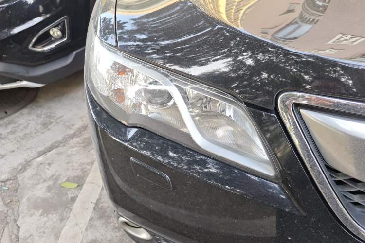 Used Acura RDX 2013 3.0L Two-Wheel Drive Elite Edition Right Front Headlight