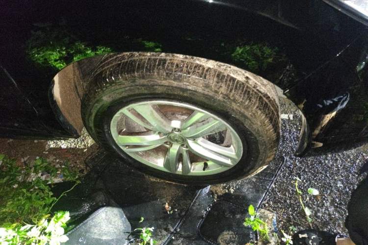 Used Acura RDX 2013 3.5L Four-Wheel Drive Luxury Edition Right Front Wheel Hub