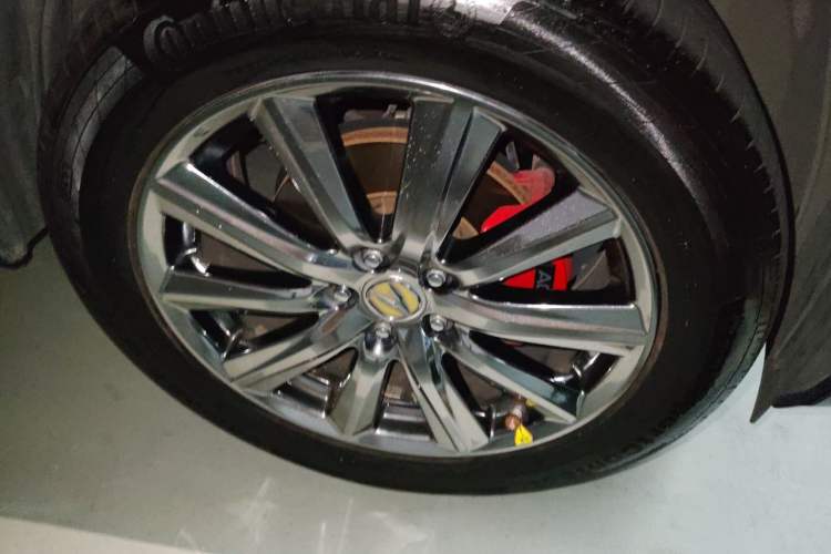 Used Acura RDX 2013 3.0L Two-Wheel Drive Elite Edition Right Front Wheel Hub