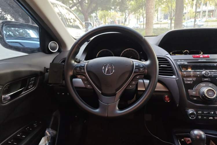 Used Acura RDX 2013 3.0L Two-Wheel Drive Elite Edition Steering Wheel
